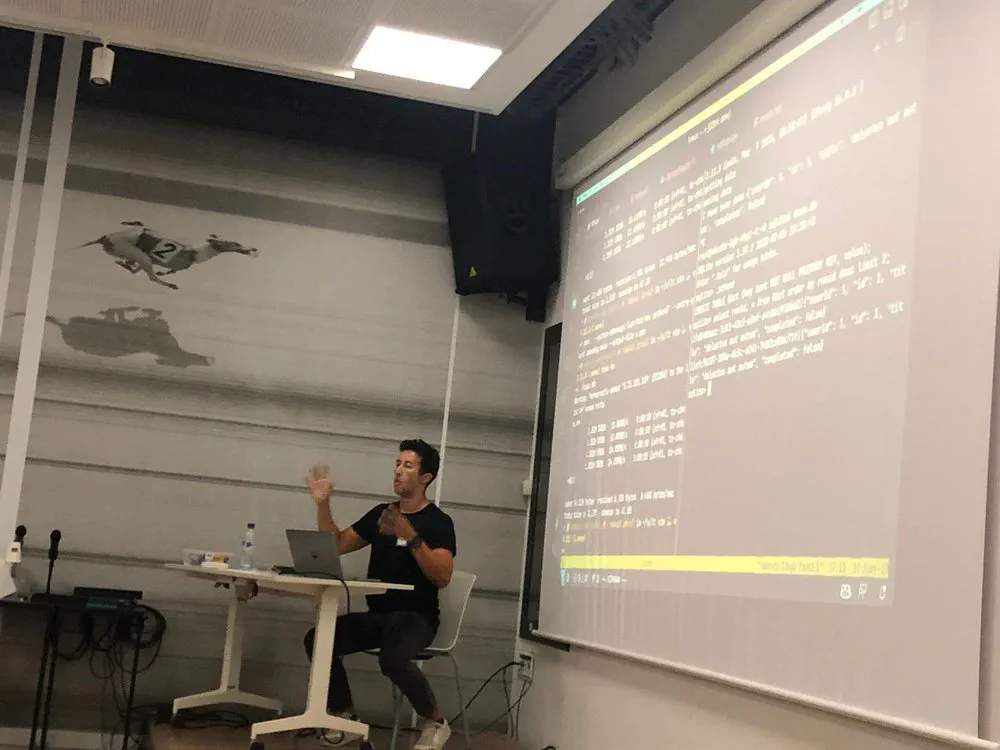 Bundling a Python app in a single file - Ricardo Ander-Egg