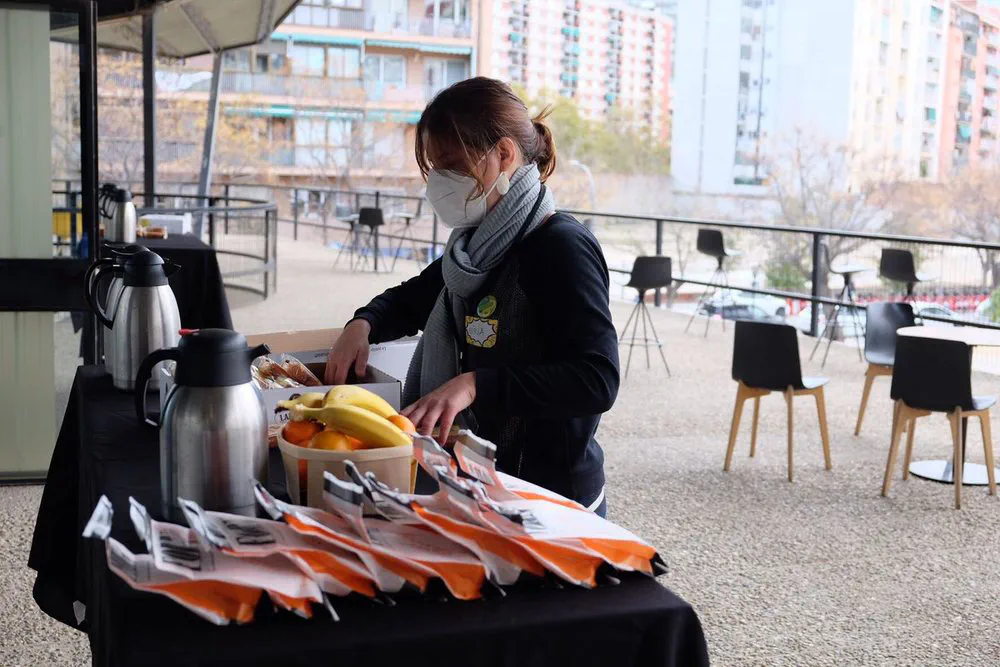 And the catering for the coffee break is ready!