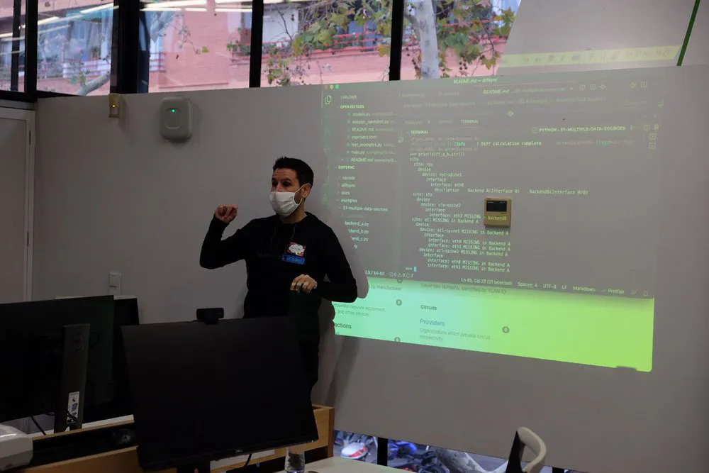 Photo of Keeping sync between datasets with Diffsync