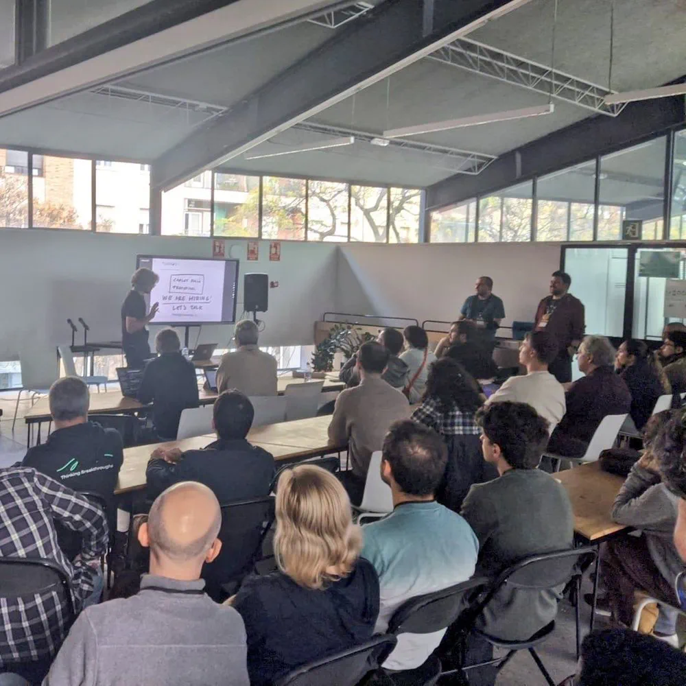 "Evita bugs amb Pre-Commit", by Carles Julià (@chaosct)